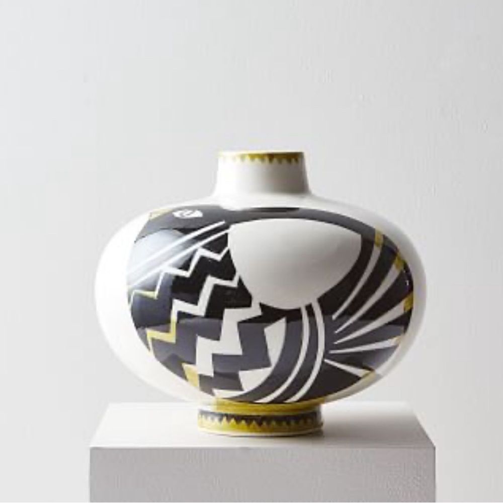West Elm Vase Black Peruvian Bird Art Modern 10” wide